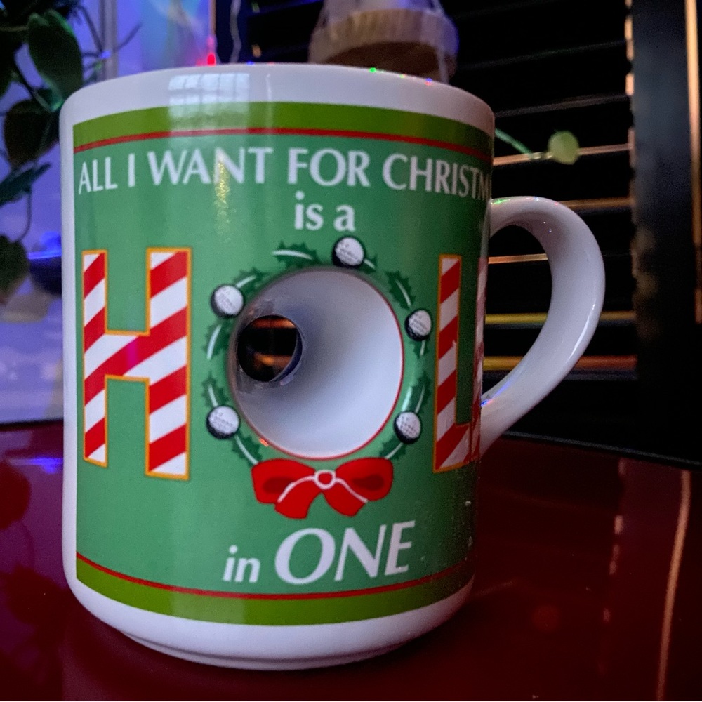 Papel Freelance ceramic “All I want for Christmas is a hole in one” cup